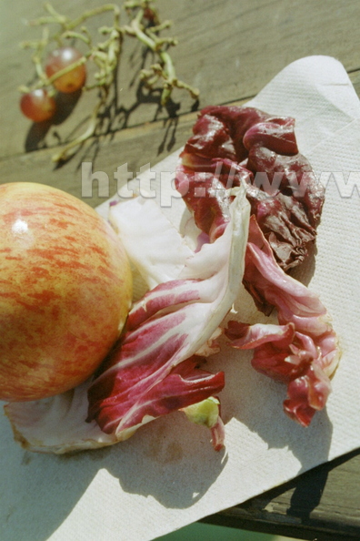 F01_Apple_Grapes_Lettuce_Leaf