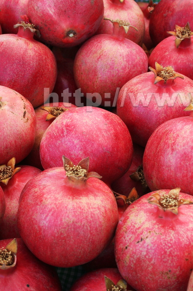 A07_Pomegranate at Farmers Market