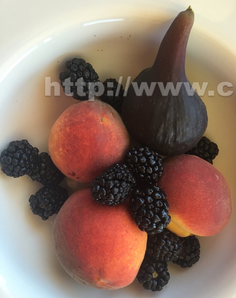 F03_Summer_Fruits_John_Fanick_Peach_Brown_Turkey_Fig_Vivian_Blackberry.jpg